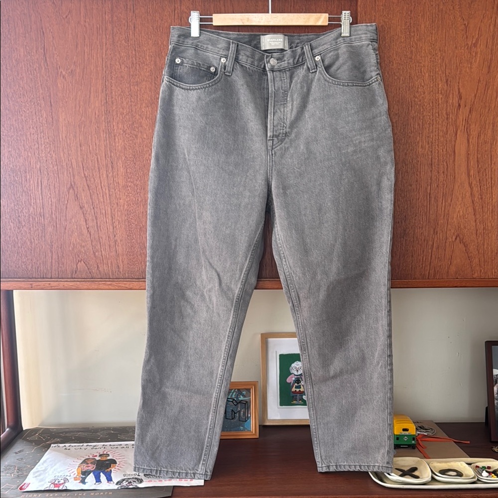 Everlane Grey 90s Cheeky Relaxed Jeans. 100% organic cotton. 31 Crop. Worn once.